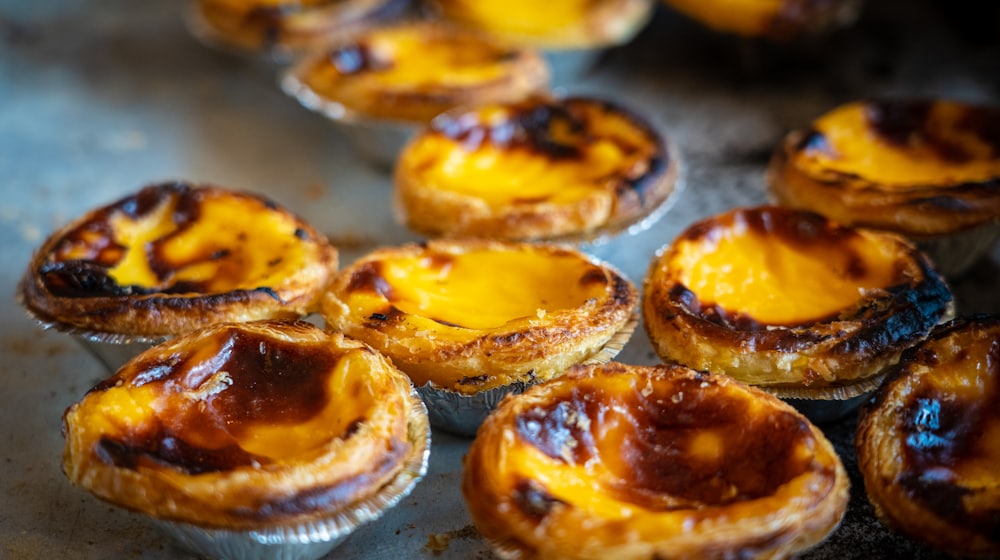 A tray of freshly baked pastéis de nata